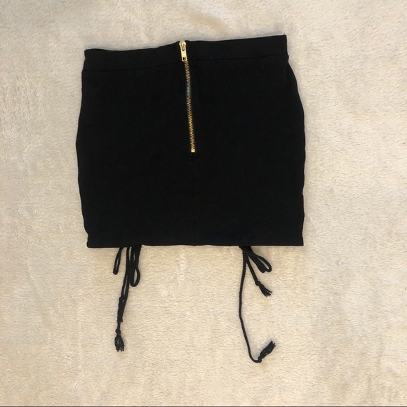 Criss Cross Tie-up Mini Skirt Size Small - Picture 2 of 3
